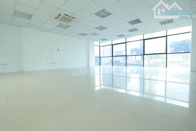 MP TRUNG KÍNH- CẦU GIẤY 70m2- 8T TÒA BUILDING- THANG MÁY- KINH DOANH SẦM UẤT- GIÁ CHÀO 35. - 2