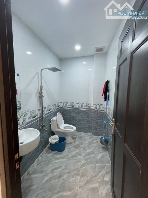 Bán nhà HXH đường Hậu Giang, DT: 4x18. 5 Tầng + Thang máy. DTSD: 250m2. Giá: 9.8 Tỷ TL - 4