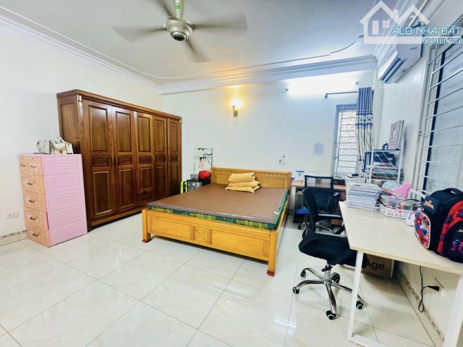 Cần bán gấp nhà dân xây làng Đông Ngạc 50m2, 4T, full nội thất, gần ô tô - 5