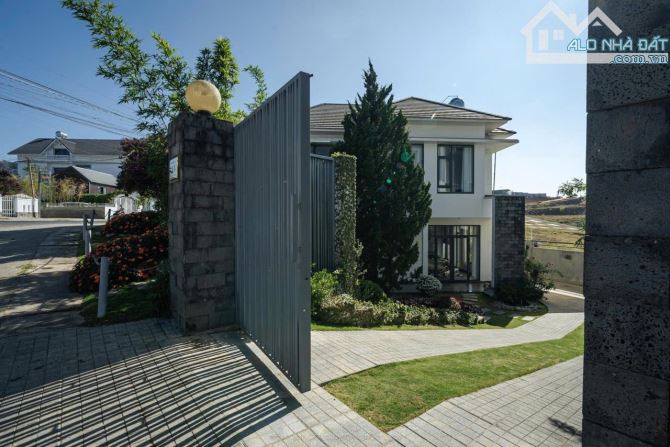 Villa 413m2. Mặt Tiền 27m. An Sơn. P4. Đà Lạt. Giá 30 tỷ - 8