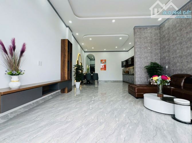 NHÀ ĐẸP, GIÁ RẺ CƯ ÊBUR, dt: 5m x 26m, giá: 1tỷ 390tr