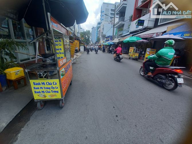 Ngay ĐH Hutech, Hẻm Ô Tô, 92m2, 3PN, Đường Ung Văn Khiêm, P.25, Bình Thạnh.