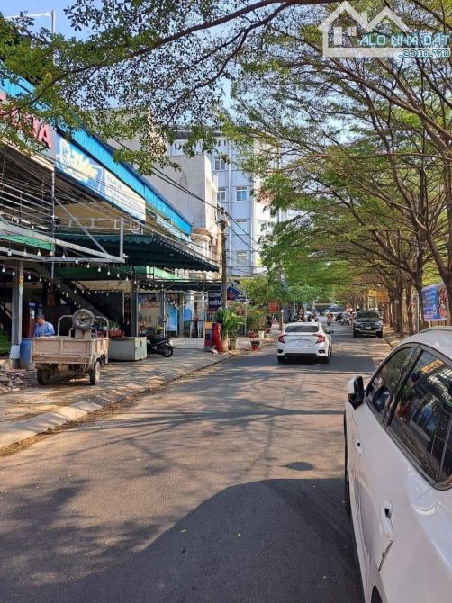 Bán nhà 1 Trệt 3 Lầu Phường Tam Hoà , Biên hoà, Đồng Nai DTSD 247m2 Giá 7,8tỷ