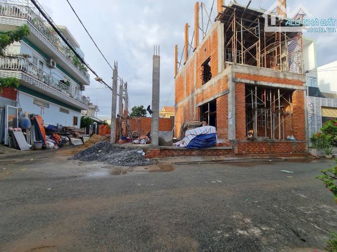 ĐẤT HÉM XE HƠI LÊ VĂN LƯƠNG, NHƠN ĐỨC, 8,2x10,5m