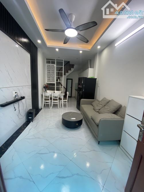 Bán Nhà  Phố Thụy Phương, Bắc Từ Liêm, Dt 35m2, Xây 5 tầng,  Ô  tô đậu cổng, Giá 4.35 Tỷ