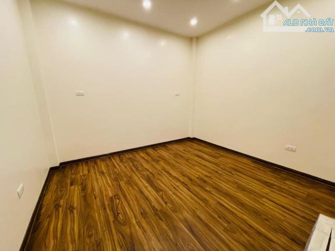 Nhà 5 tầng Dịch Vọng, diện tích 36m², giá chỉ 8 tỷ! - 11