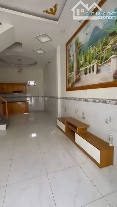 Bán nhà phố 90m2 đường Hoàng Phan Thái, cách chợ Bình Chánh 500m, SỔ HỒNG RIÊNG. - 1