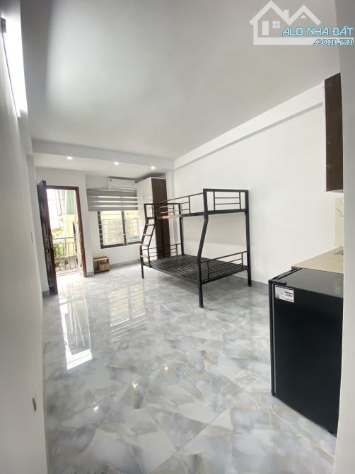 Cho Thuê CCMN 68 Cầu Giấy 30m2 Studio Gác Xép Full Nội Thất Thang Máy Ban Công Giường Tầng - 1