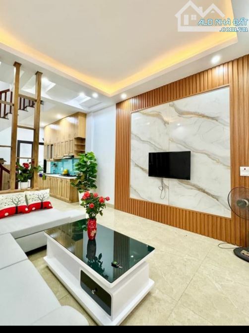 BÁN NHÀ SÁT ĐƯỜNG VÀNH ĐAI 3,5 - TRỊNH VĂN BÔ -Ô TÔ ĐỖ  GẦN -DT 38M XÂY 4 TẦNG GIÁ 4TY X - 1