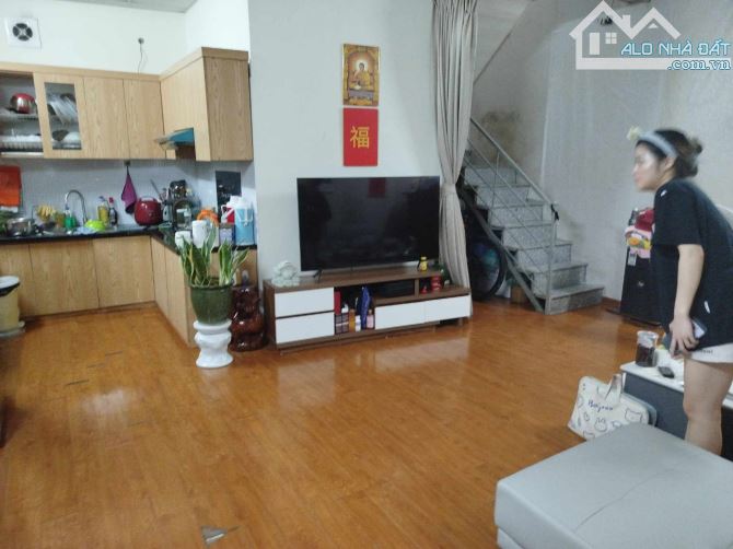 Bán Nhà Nguyễn Xiển, 40m²  -  Chỉ 1,368 Tỷ - 1