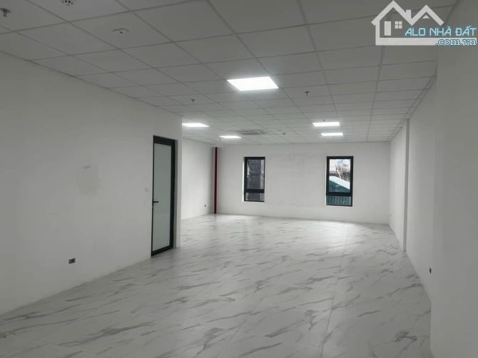 Bán nhà mặt phố Giảng Võ gần 200m2 7 tầng thang máy, thông sàn vỉa hè đá bóng chỉ 68 tỷ - 1