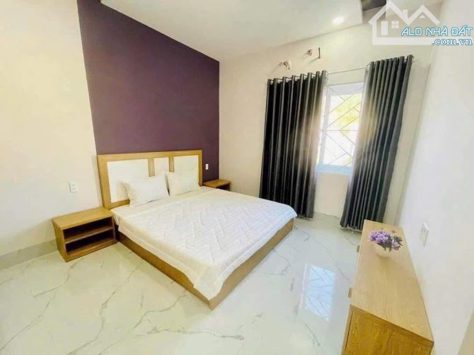 Bán nhà 1 trệt 3 lầu đường Phan Huy Ích p2 tp Vũng Tàu.  Giá 13.5 tỷ - 2