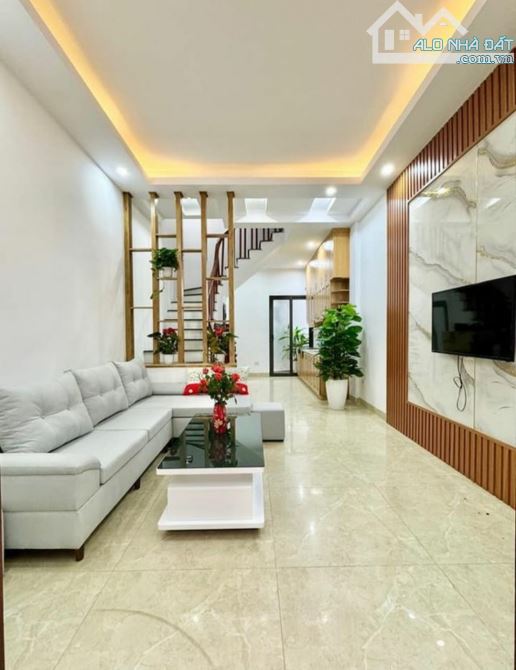 BÁN NHÀ SÁT ĐƯỜNG VÀNH ĐAI 3,5 - TRỊNH VĂN BÔ -Ô TÔ ĐỖ  GẦN -DT 38M XÂY 4 TẦNG GIÁ 4TY X - 2