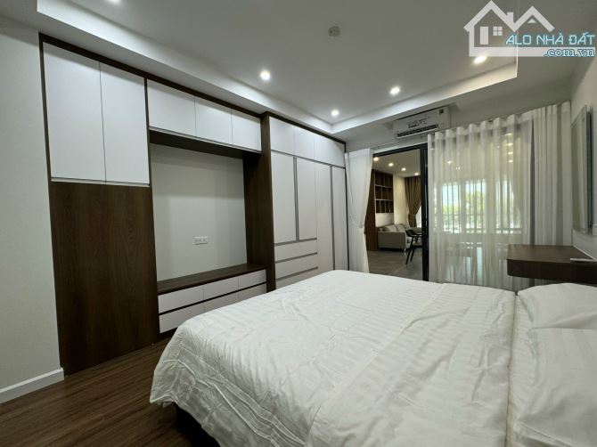 Bán Luxury Apartment mặt phố Tây Hồ - 130m - 7 tầng - giá 80 tỷ - 2