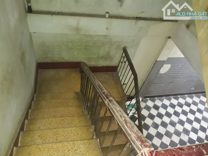 Bán nhà ngõ ô tô tránh nhau cạnh bệnh viện Bưu Điện, sổ vuông, hai măt ngõ, 13.3 tỷ. - 2