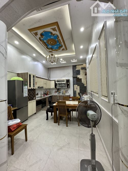 Bân nhà Thạch Bàn, 74m², Mt 4m, gara ô tô, Kinh doanh. Nhỉnh 8 tỷ - 2