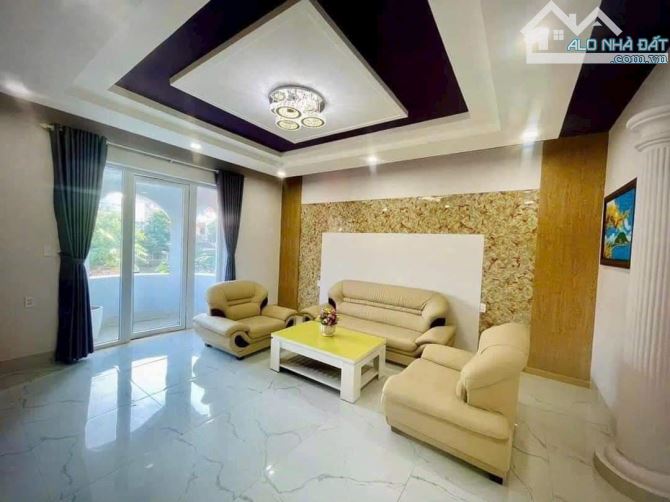 Bán nhà 1 trệt 3 lầu đường Phan Huy Ích p2 tp Vũng Tàu.  Giá 13.5 tỷ - 3