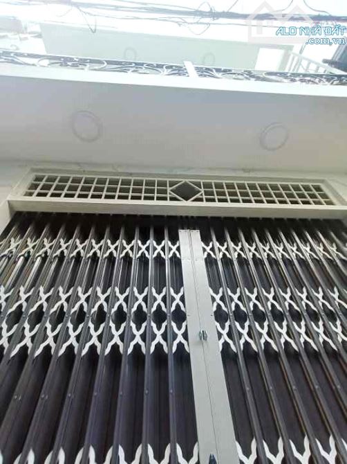 SIÊU RẺ, Quận 5 Nguyễn Trãi 20m2, Nhà 2 Tầng, chính chủ 1 đời, vào ở ngay giá 3.6 tỷ TL - 4