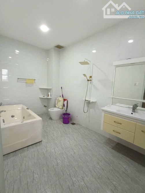 Bán gấp,!!! Mặt tiền Khiếu Năng Tĩnh 3 Tầng, 410m2, ngang 8m, nở hậu 20m. - 4