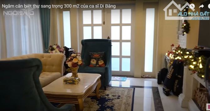 Biệt thự sanh chảnh 300 m2 của ca sĩ Di Băng, đẹp như lâu đài cổ tích. Nam phú Quận 7. - 9