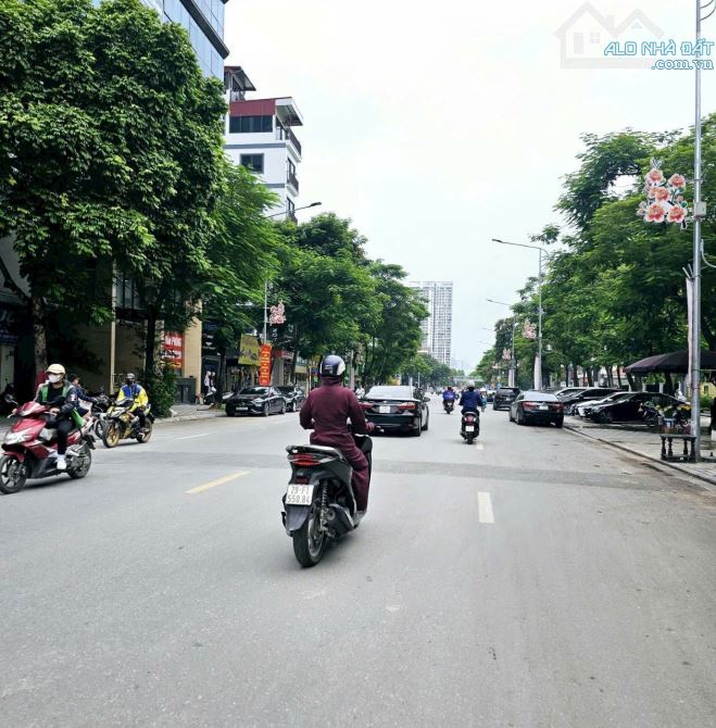 BÁN ĐẤT NGÕ 28 XUÂN LA, TÂY HỒ, DIỆN TÍCH 65M, Ô TÔ, KINH DOANH