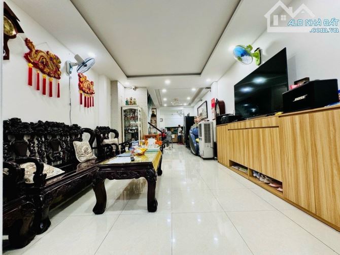 Bán Nhà 4 Tầng Hẻm Hơn 4M 72m2 giá 9,4 Tỷ Bạch Đằng Phường 24