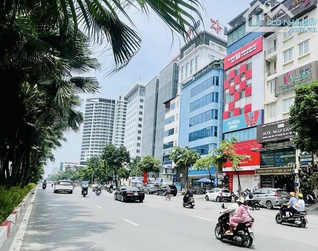 Bán Gấp Nhà Phố Liễu Giai , Ba Đình -  55m2 - 2 Mặt Ngõ ô tô tránh - Giá 16,5 Tỷ.