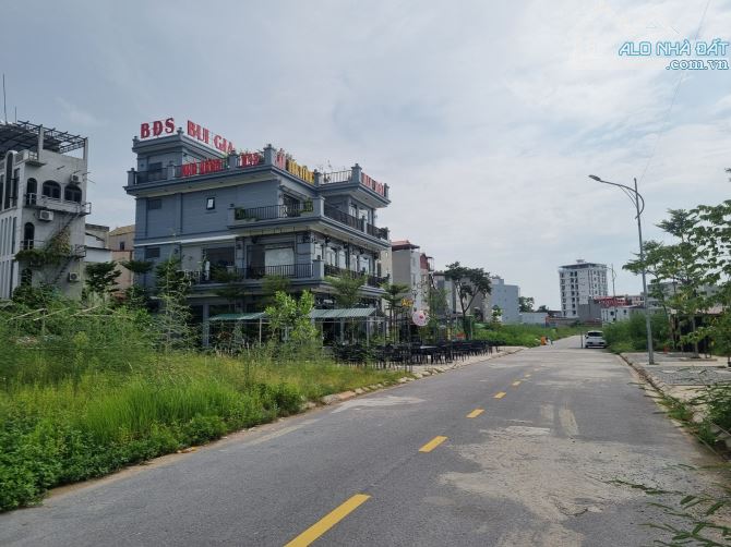 Bán đất biệt thự Quang Châu việt yên dt 300m mt 15m giá 9.2tỷ