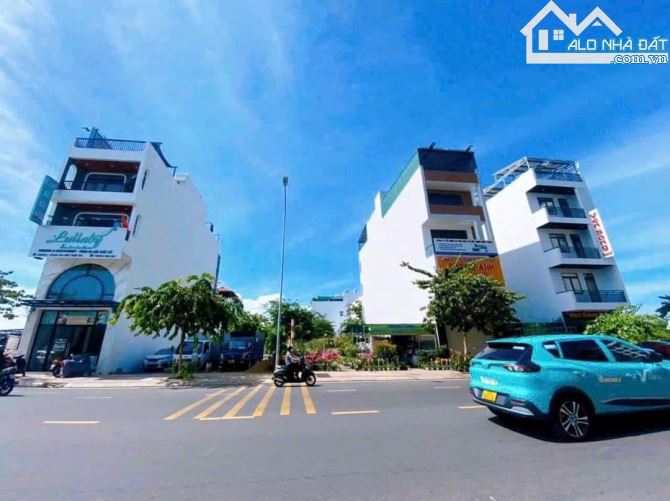 Bán Gấp Lô Đất MT khu dân cư đông đúc, diện tích 138m2, giá 1tỷ8, Có Sổ Hồng Riêng