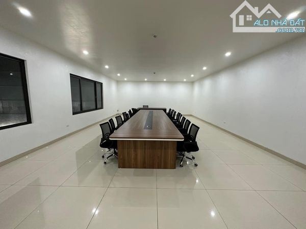 Cho thuê mặt bằng tầng 2: 400m2 tại Do Lộ Yên Nghĩa Hà Đông Hà Nội