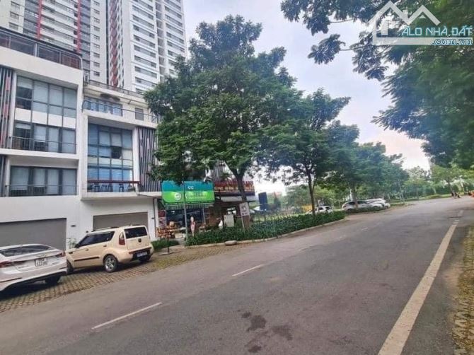 BÁN SHOPHOUSE GAMUADA GARDEN 112.5m mt 7.5M TRỤC CHÍNH SỔ LÂU DÀI CHÍNH CHỦ BÁN RẺ