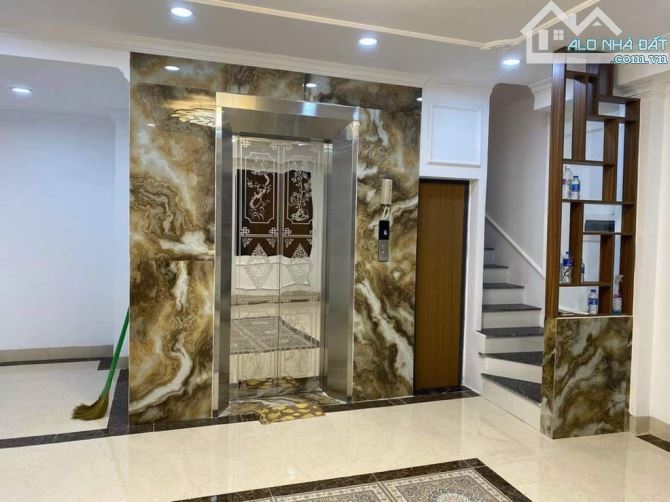 Mỗ Lao nhà 6 tầng thang máy đẹp lung linh, thoáng cả nhà, 40m2, 8.8 tỷ