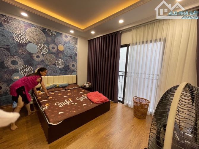 🏡BÁN NHÀ KHU PHÁO ĐÀI LÁNG - 5 TẦNG - MT 4.7M - ĐƯỜNG TRƯỚC NHÀ 3m - 10