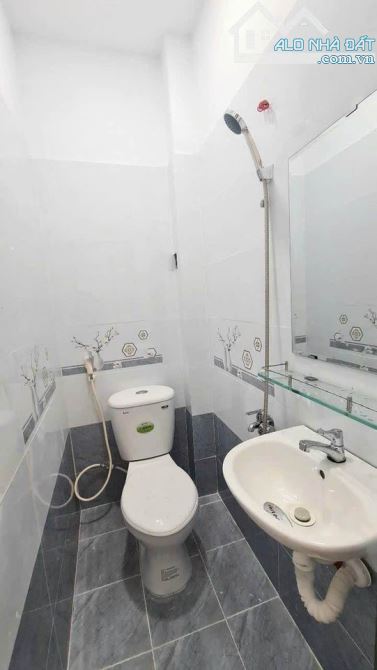 Bán nhà chủ gửi PTân Hưng Thuận Q.12 hẻm 3/ KP5 giá 2,7 tỷ/24 m2 1 lầu sổ hồng - 1