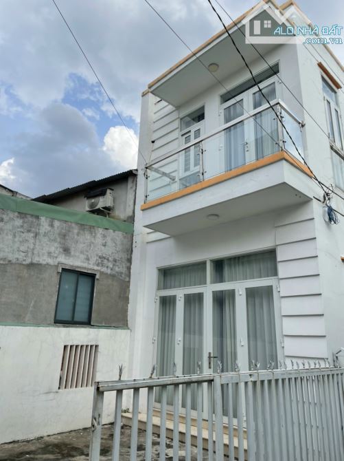 Nhà ngay Văn Hoa Villa - Sẵn 1 lầu, DTSD 160 M2, khá mới, chỉ 2 sẹc Nguyễn Văn Hoa, p.Thốn - 1