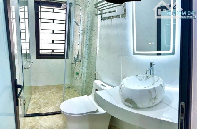 CẦN BÁN NHÀ PHỐ QUAN NHÂN - 10M RA Ô TÔ - LÔ GÓC TƯƠNG LAI RA MẶT PHỐ LỚN - 2