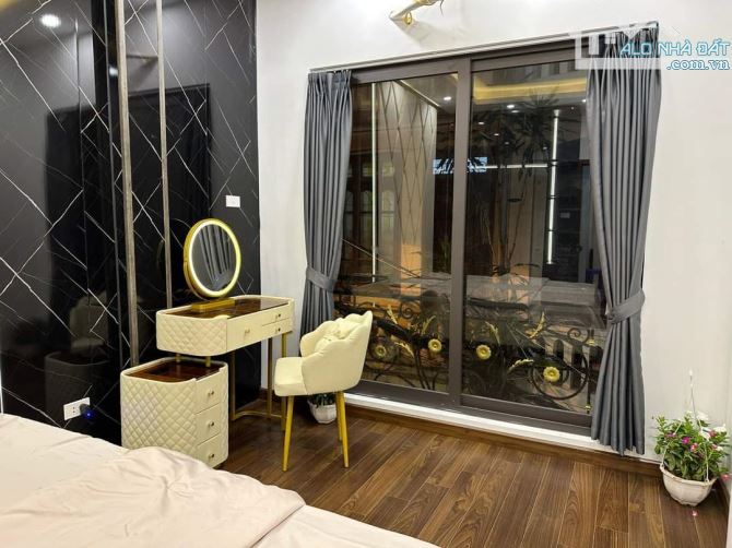 NHÀ 5 TẦNG PHỐ NÚI TRÚC - THIẾT KẾ LUXURY - PHÂN LÔ, NGÕ THÔNG Ô TÔ - FULL NỘI THẤT XỊN - - 2