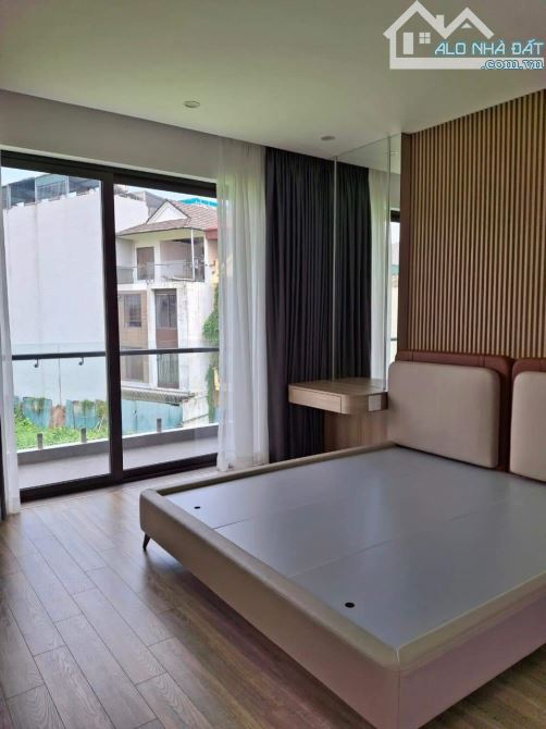 NGỌC LÂM NGUYỄN VĂN CỪ 63M2 x 7T THANG MÁY GARA OTO NGÕ THÔNG FULL NỘI THẤT. 16,6TỶ - 2