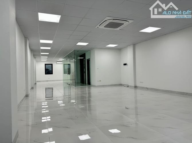 Bán đất ô tô tánh Nguyễn Khang, Cầu Giấy - Mặt tiền khủng 10m, 165m² - Giá cực tốt 30 tỷ - 2