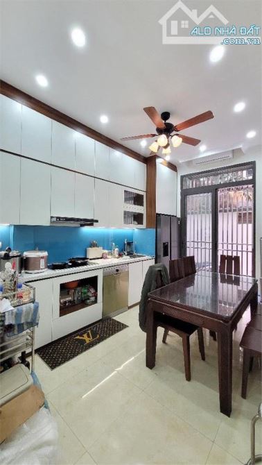 bán nhà Kim Giang, Thanh Xuân, Hà Nội, 50m2 xây mới 7 tầng có thang máy. Ô tô đỗ cửa. Giá - 3