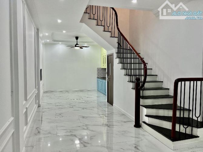 bán nhà tt huyện.thanh trì 3 tầng 40m2 xây mới - ngõ ô tô nhỉnh 4 tỷ sổ đỏ - 3