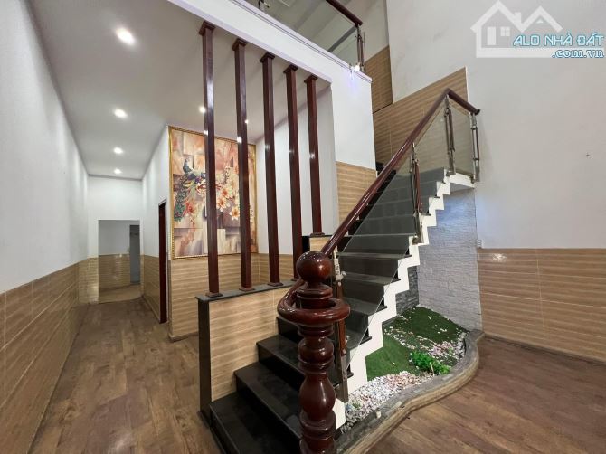 Nhà khá mới - DTSD 170 m2 , đối diện cty Bitis, chợ Quận (Tam Hiệp, 2 sẹc Phạm Văn Thuận - 4