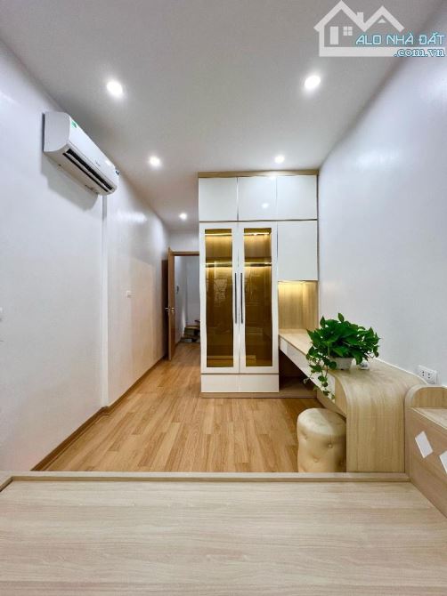 🏡BÁN NHÀ MINH KHAI- 5 TẦNG - ĐẸP LONG LANH - MT 3M NGÕ VIP - 4