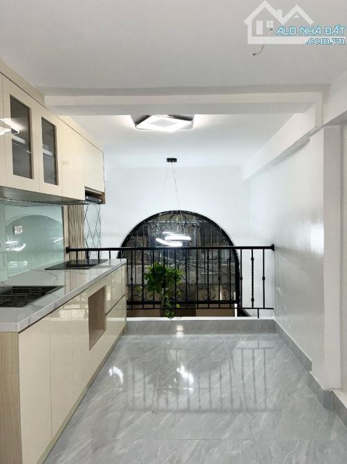 🏡BÁN NHÀ MINH KHAI- 5 TẦNG - ĐẸP LONG LANH - MT 3M NGÕ VIP - 5