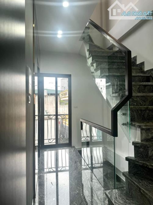NGỌC LÂM NGUYỄN VĂN CỪ 63M2 x 7T THANG MÁY GARA OTO NGÕ THÔNG FULL NỘI THẤT. 16,6TỶ - 6