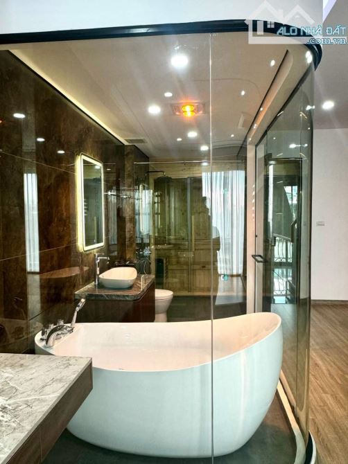 NGỌC LÂM NGUYỄN VĂN CỪ 63M2 x 7T THANG MÁY GARA OTO NGÕ THÔNG FULL NỘI THẤT. 16,6TỶ - 7