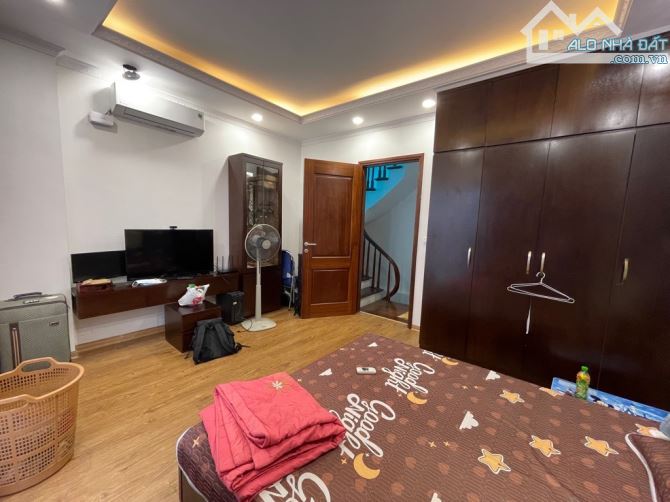 🏡BÁN NHÀ KHU PHÁO ĐÀI LÁNG - 5 TẦNG - MT 4.7M - ĐƯỜNG TRƯỚC NHÀ 3m - 8