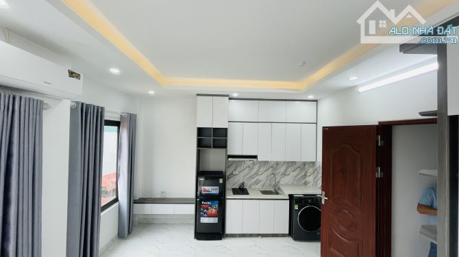 Nhà đẹp, Vị trí đẹp gần hồ B52 xây mới thang máy 6T 60m2 MT5m Đội Cấn Ngọc Hà giá 12 tỷ - 8