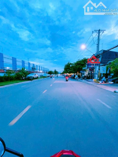 Bán nhà mặt tiền Hàn Thuyên, An Bình, Biên Hòa, Đồng Nai, 180m2, giá 15 tỷ.