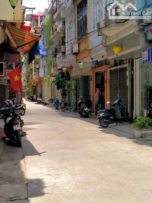 BÁN NHÀ MẶT PHỐ LÊ QUÝ ĐÔN 2 47M2 7,4 TỶ